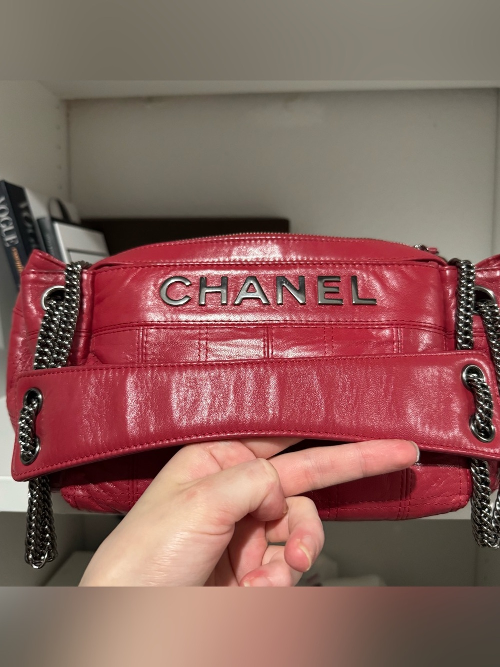 CHANEL Red Quilted Leather Shoulder Bag with Chain Detail - Picture 3 of 8
